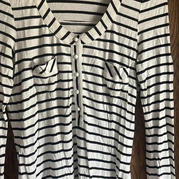 Black & White‎ Stripped Top - Picture 4 of 4